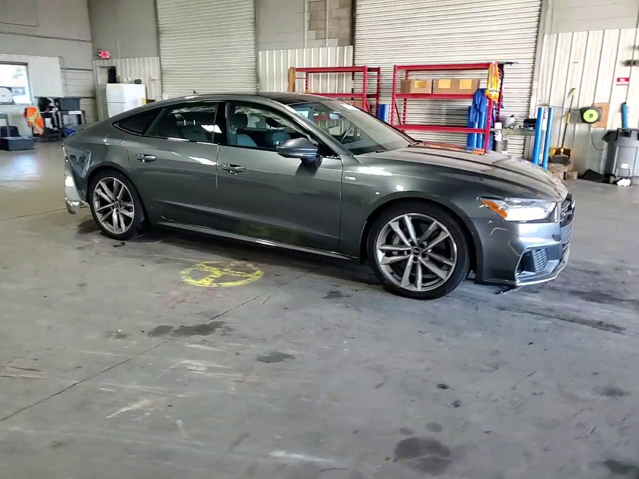 Фото: WAUU2AF24MN045362