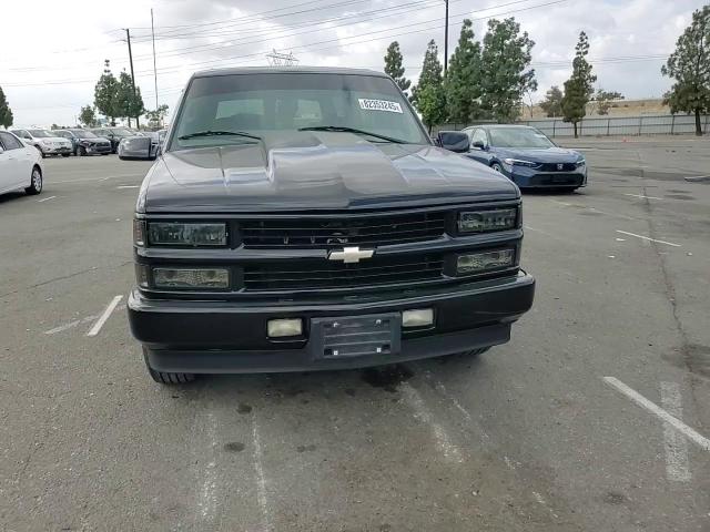 2000 Chevrolet Tahoe C1500 VIN: 1GNEC13RXYR113305 Lot: 82353245
