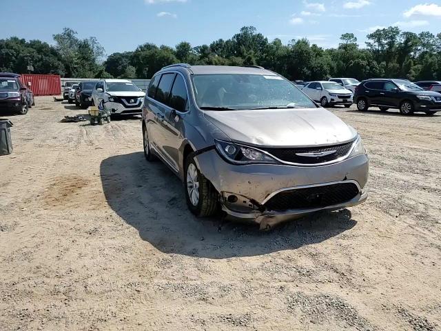 2018 Chrysler Pacifica Touring L VIN: 2C4RC1BG3JR107582 Lot: 81986225