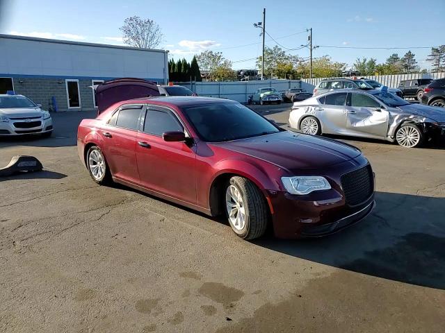 2015 Chrysler 300 Limited VIN: 2C3CCAAG3FH853989 Lot: 85728885