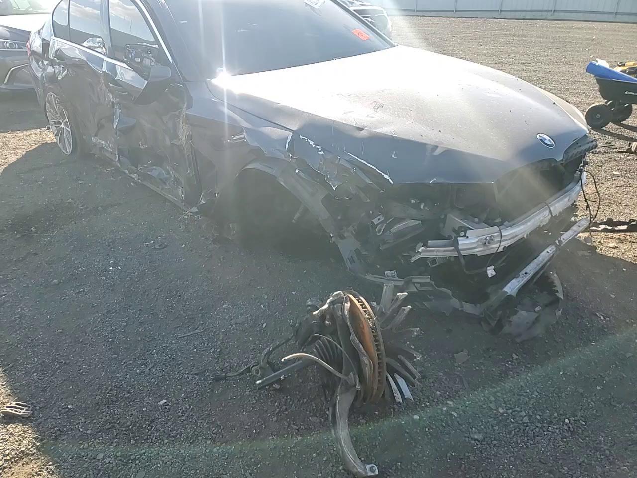 Фото: WBAJE7C54KWW05433