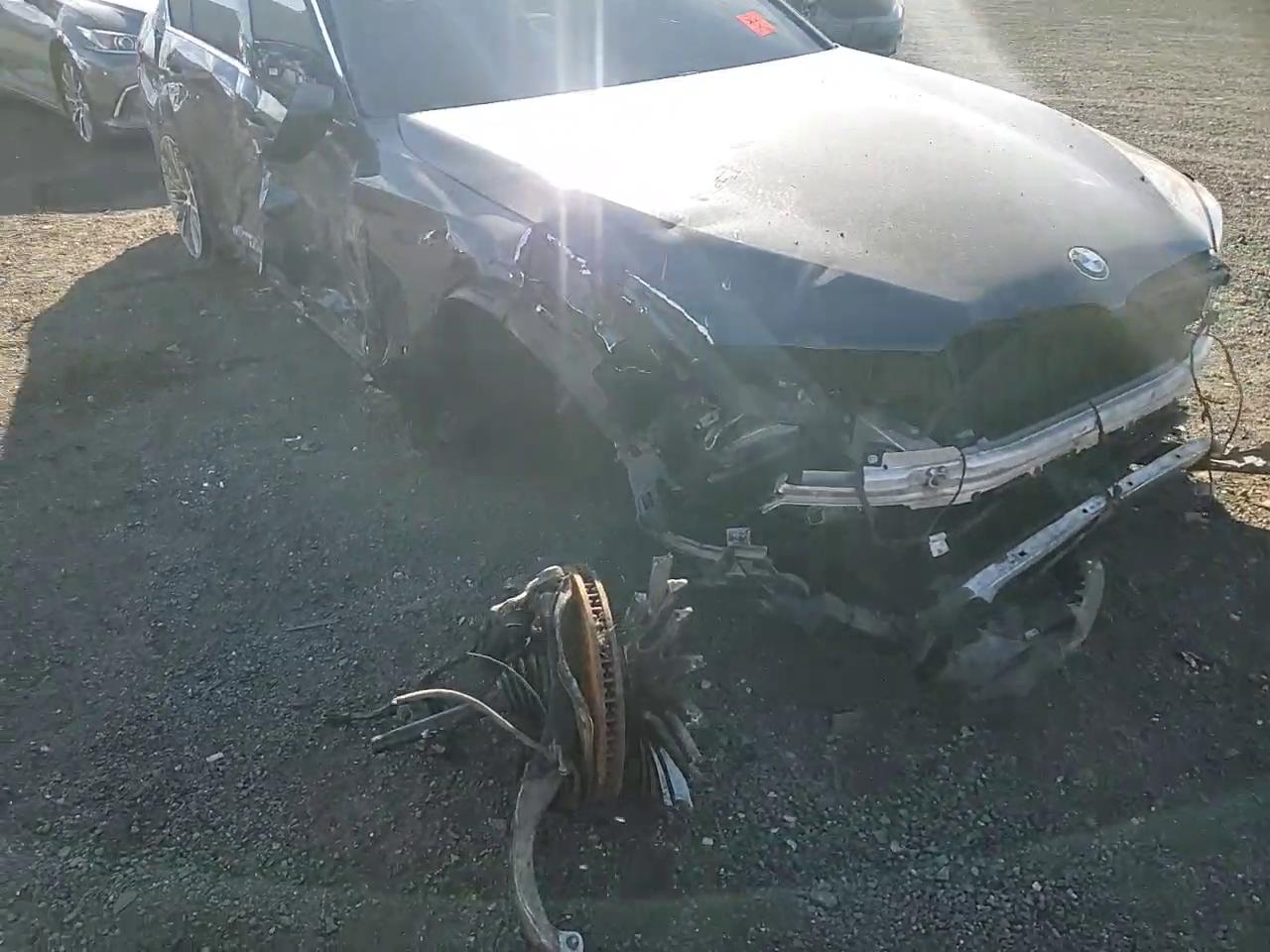 Фото: WBAJE7C54KWW05433