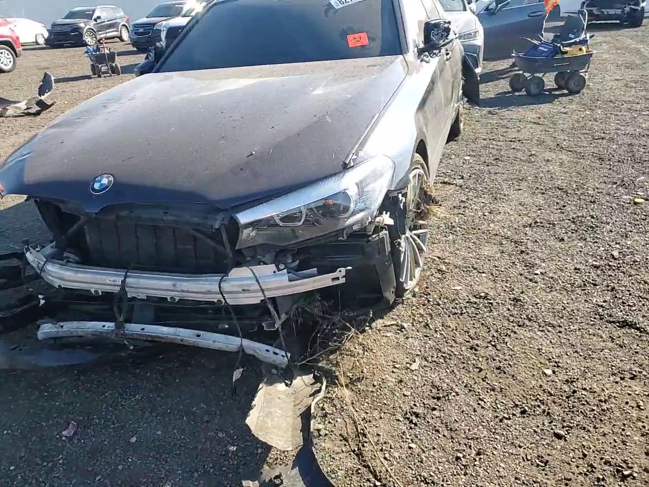 Фото: WBAJE7C54KWW05433