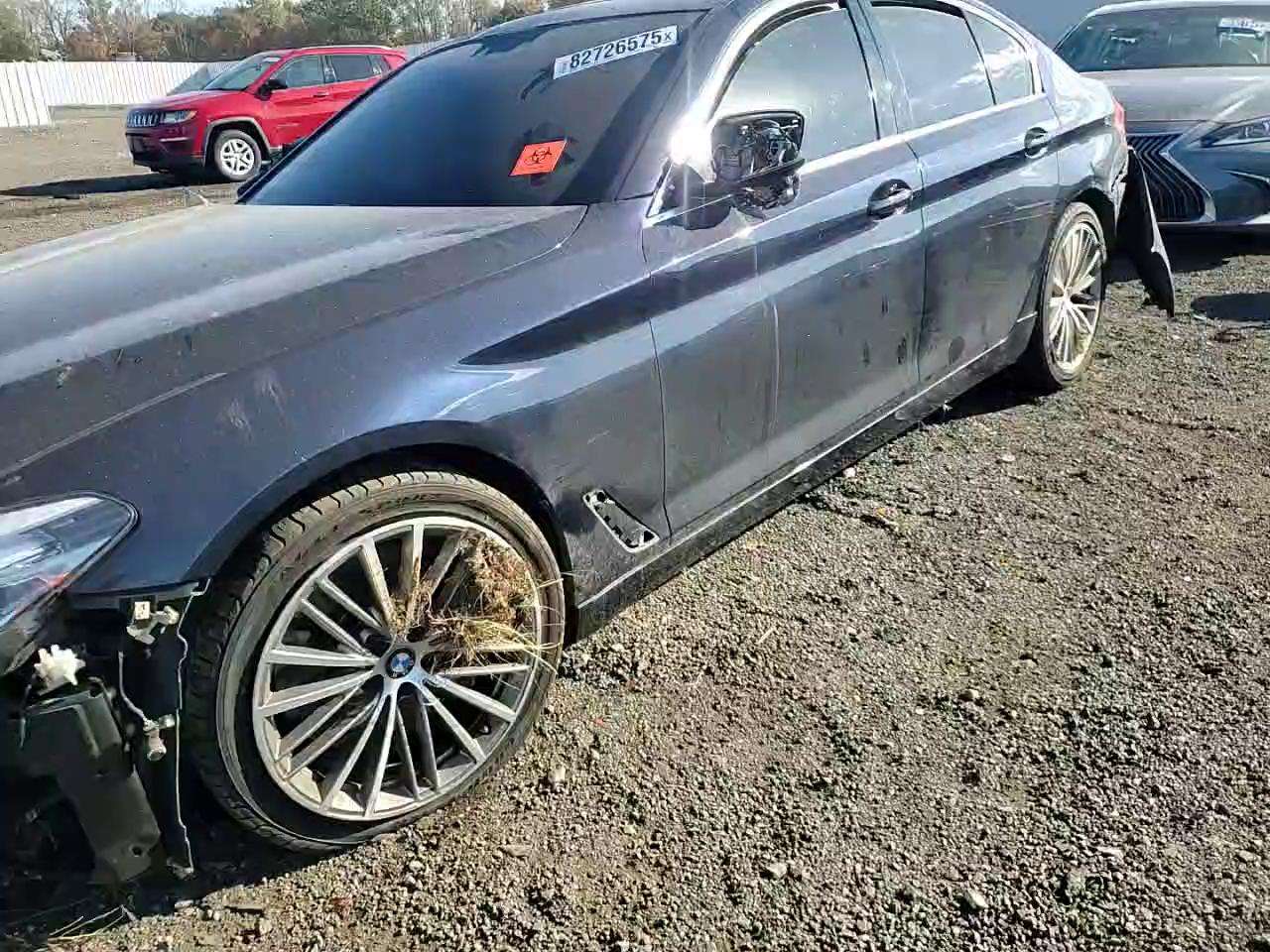 Фото: WBAJE7C54KWW05433