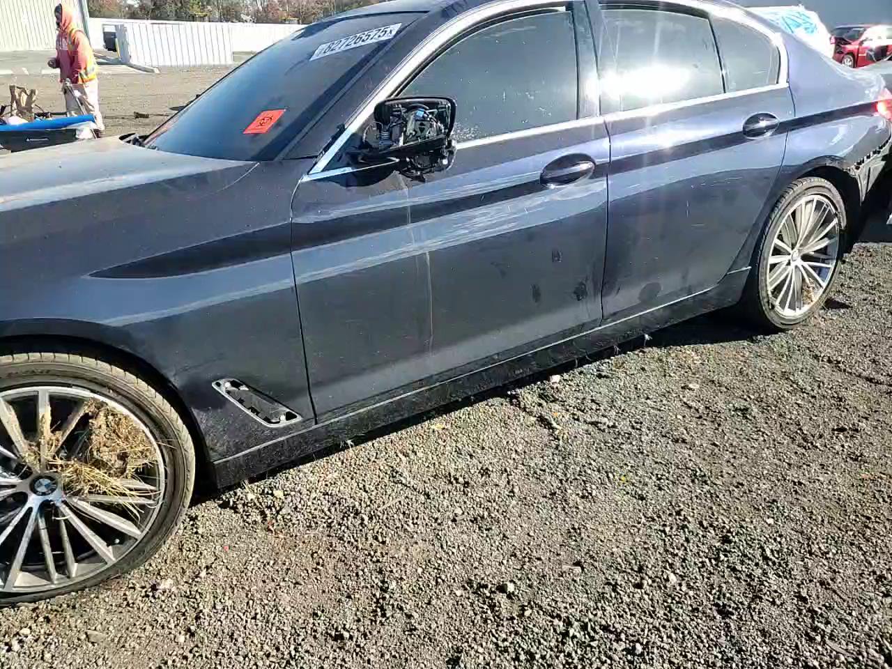 Фото: WBAJE7C54KWW05433