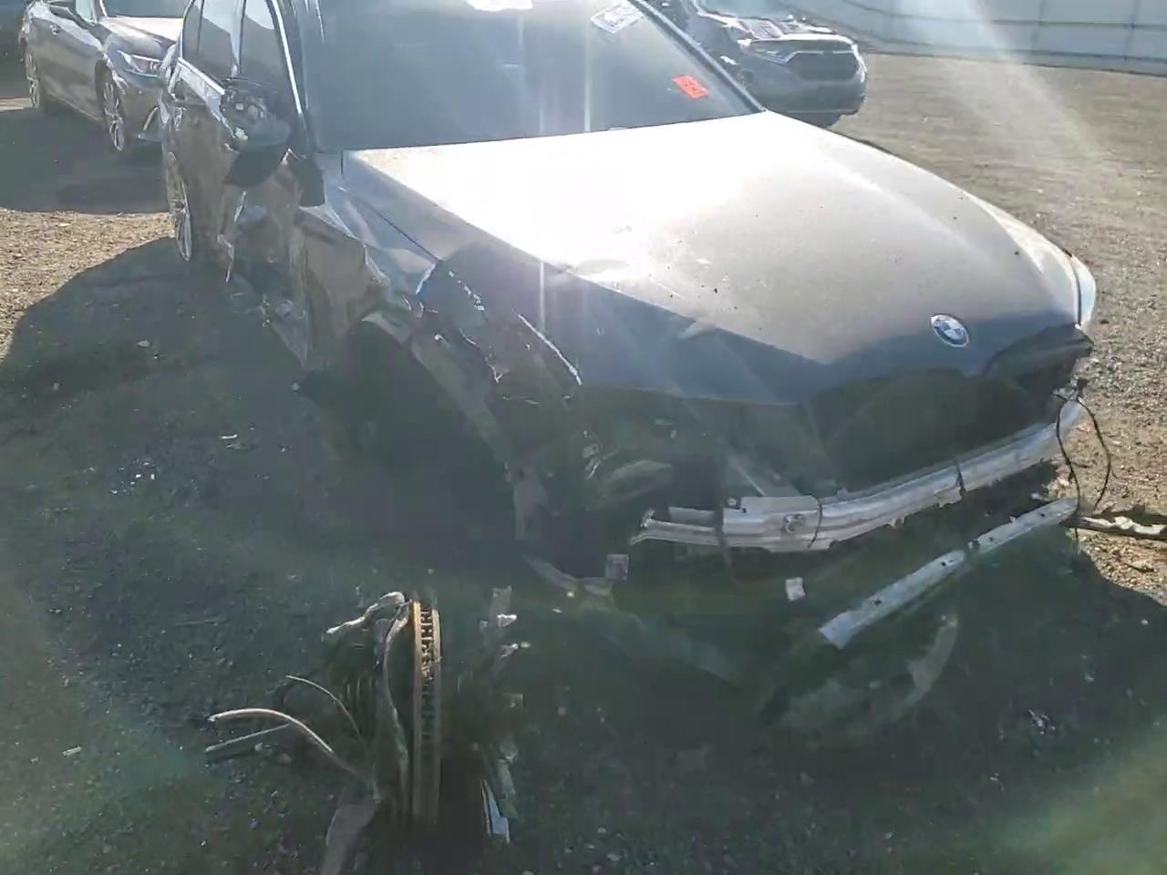 Фото: WBAJE7C54KWW05433