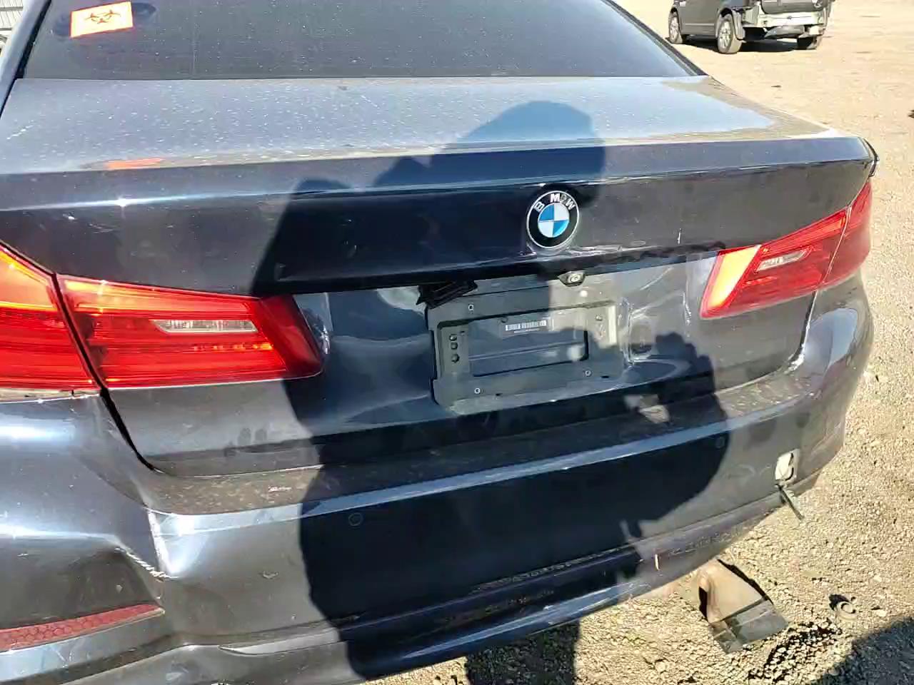 Фото: WBAJE7C54KWW05433