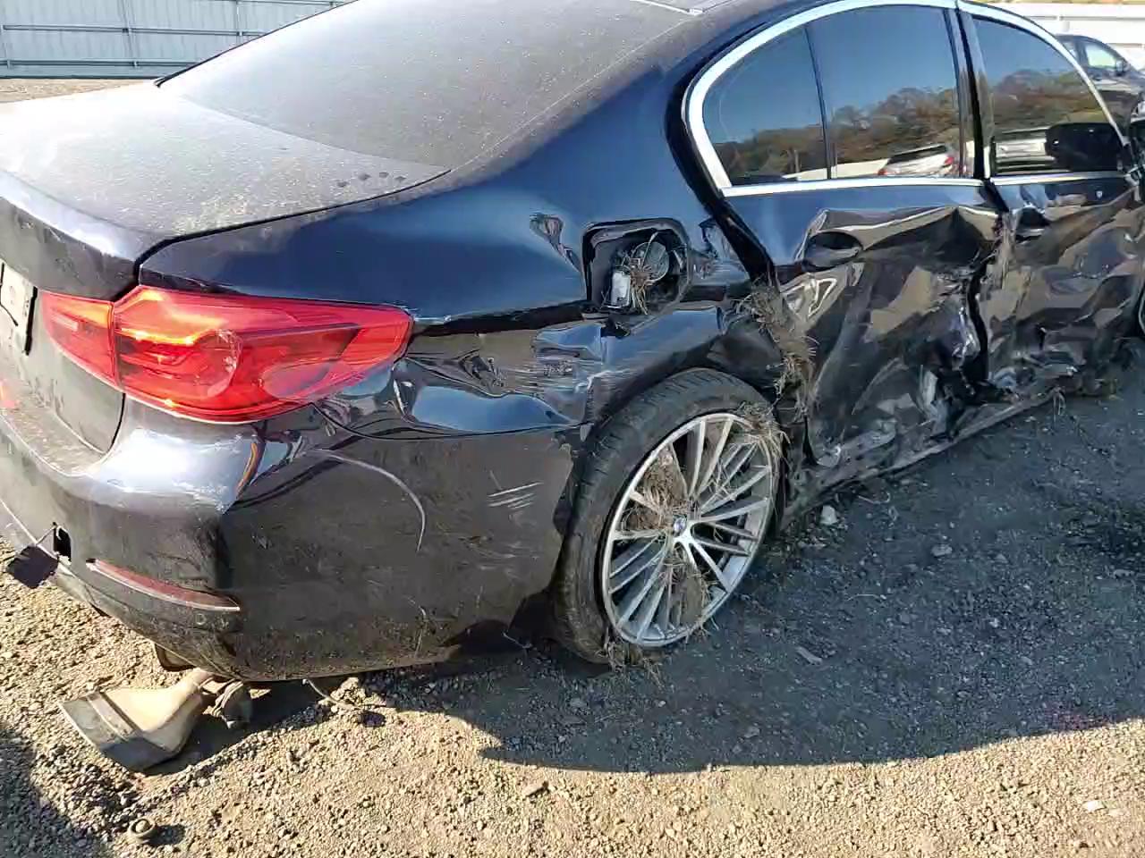 Фото: WBAJE7C54KWW05433