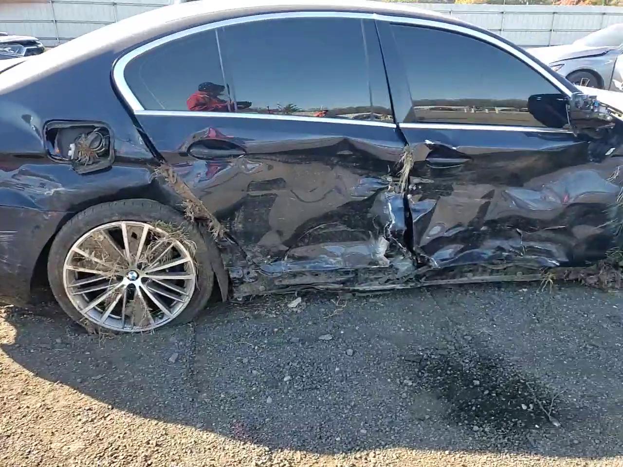 Фото: WBAJE7C54KWW05433