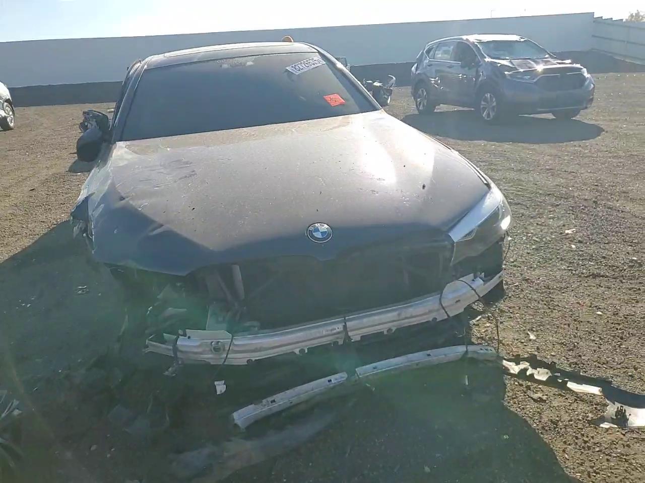 Фото: WBAJE7C54KWW05433