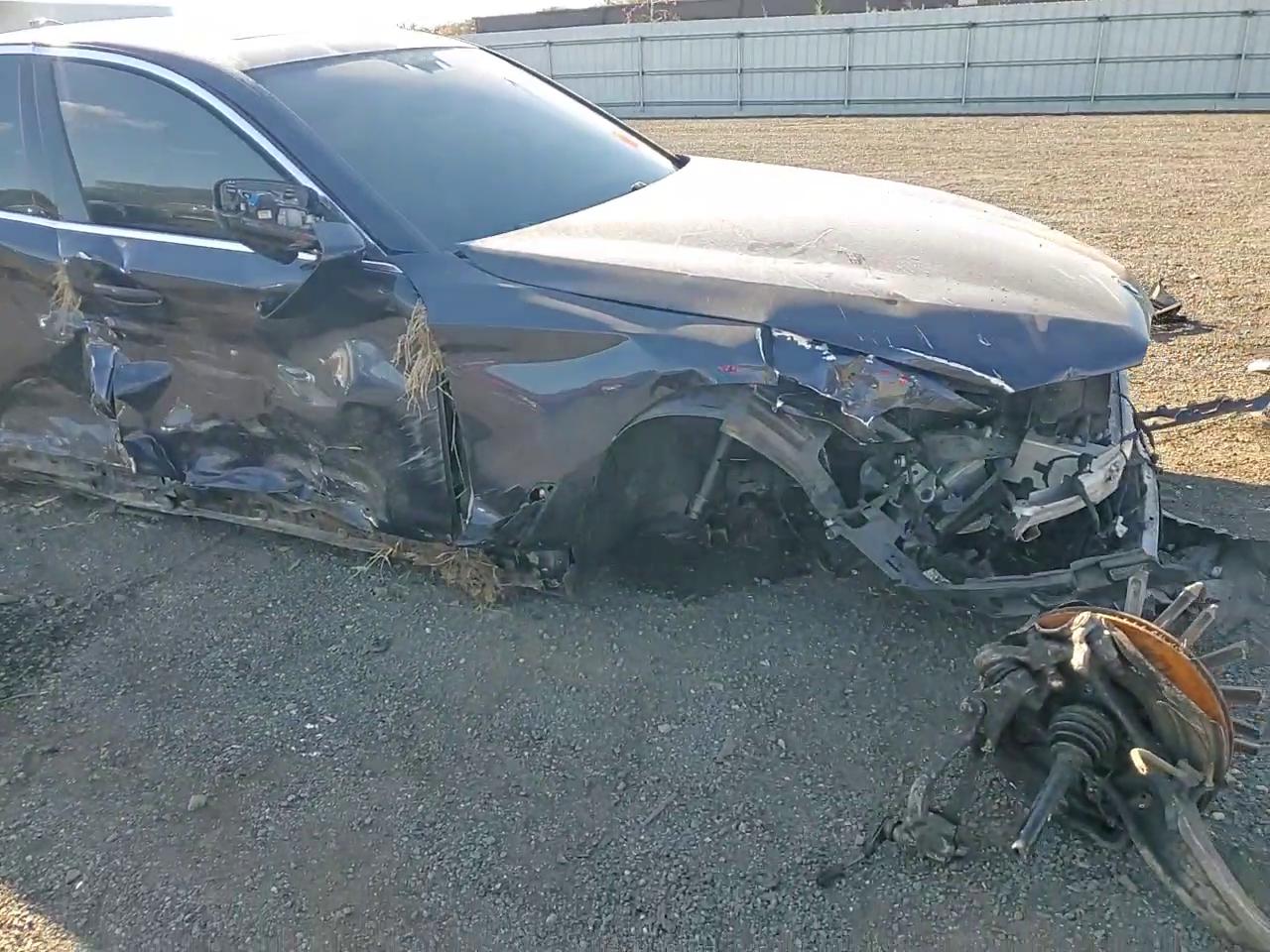 Фото: WBAJE7C54KWW05433