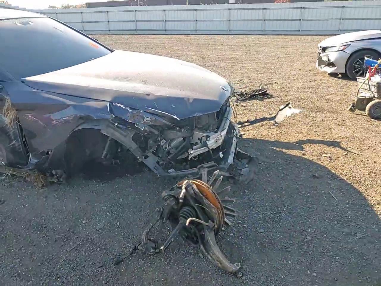 Фото: WBAJE7C54KWW05433