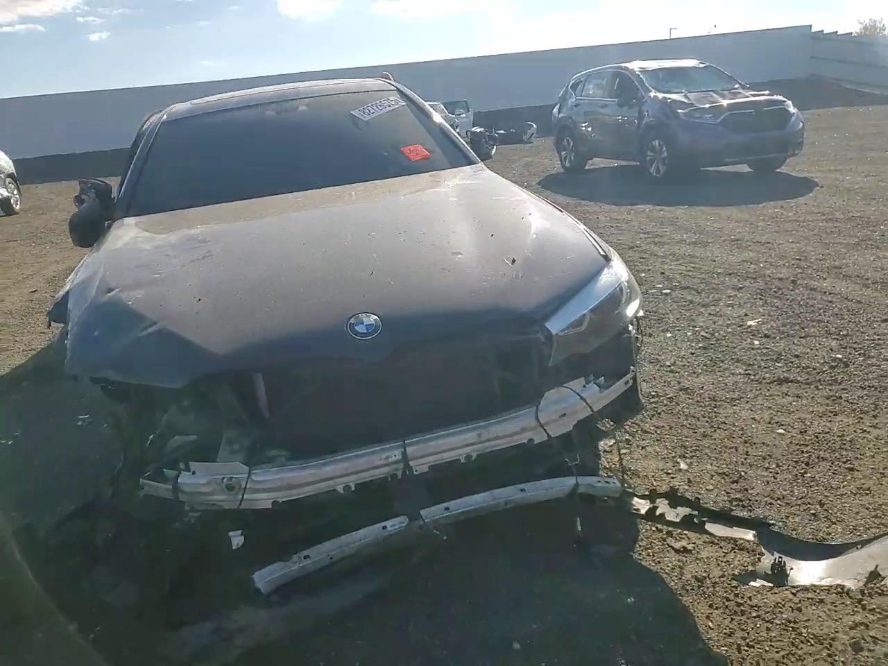 Фото: WBAJE7C54KWW05433