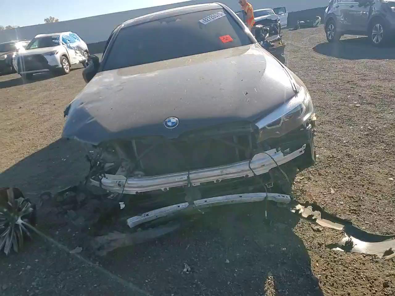 Фото: WBAJE7C54KWW05433