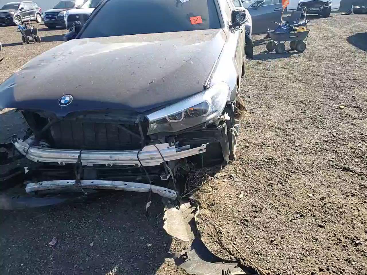 Фото: WBAJE7C54KWW05433