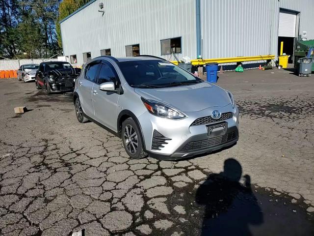 2018 Toyota Prius C VIN: JTDKDTB35J1599804 Lot: 82235595