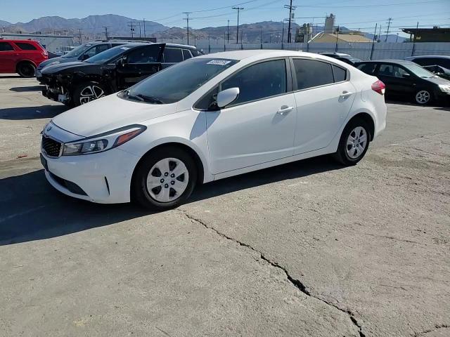 2017 Kia Forte Lx VIN: 3KPFK4A70HE156260 Lot: 82560175