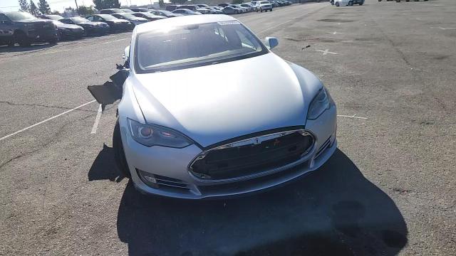 2013 Tesla Model S VIN: 5YJSA1CN6DFP19585 Lot: 85165985