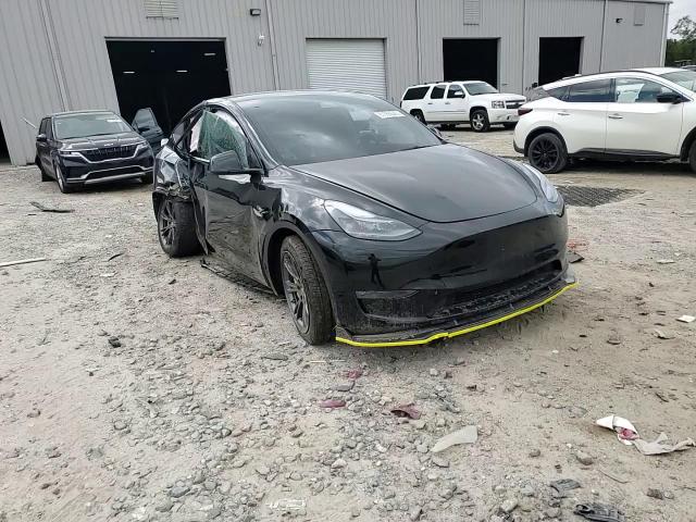 2024 Tesla Model Y VIN: 7SAYGDEE7RA323373 Lot: 81955545
