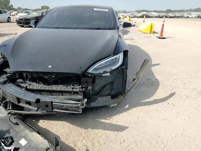 2018 Tesla Model S VIN: 5YJSA1E21JF275577 Lot: 81880895