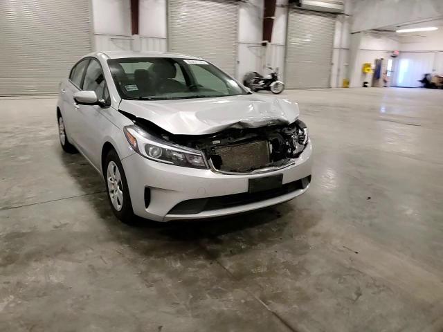 2017 Kia Forte Lx VIN: 3KPFK4A70HE045403 Lot: 82451145