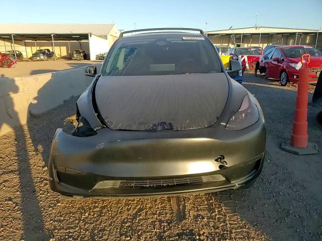 2024 Tesla Model Y VIN: 7SAYGDEF2RA300690 Lot: 91092415