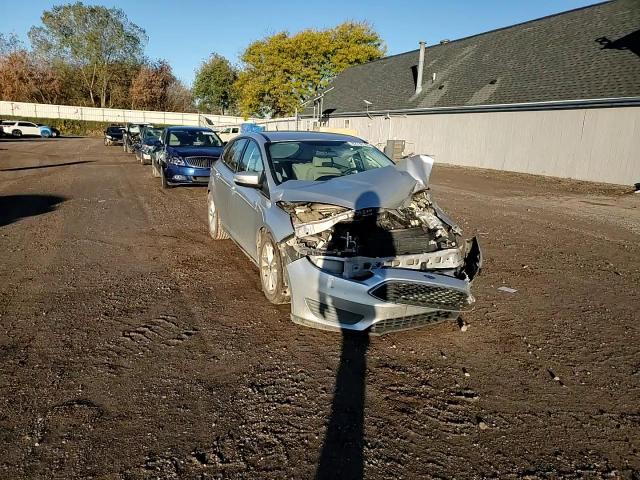 2016 Ford Focus Se VIN: 1FADP3K22GL247581 Lot: 82738165