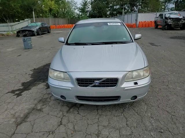 2005 Volvo S60 VIN: YV1RS640952447138 Lot: 82345955