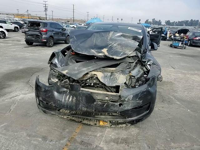 2024 Tesla Model Y VIN: 7SAYGDEDXRF120178 Lot: 85525395