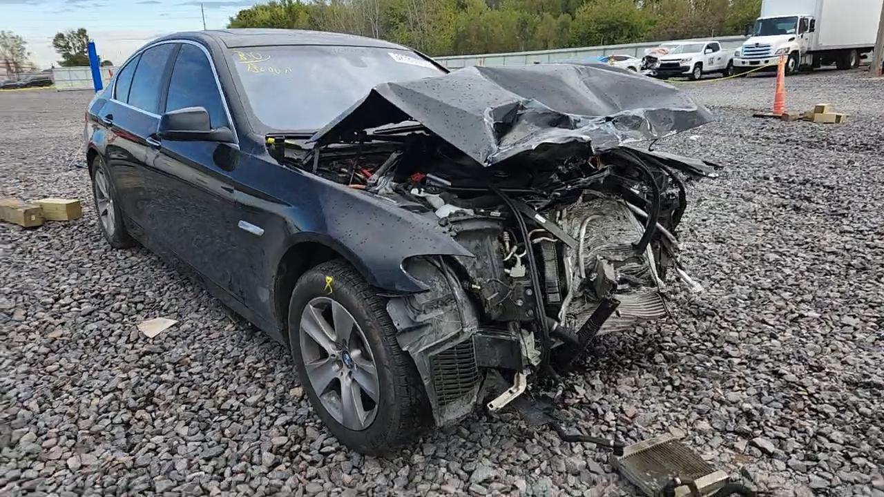 Фото: WBAXH5C52DDW14474