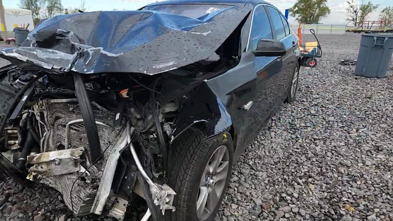 Фото: WBAXH5C52DDW14474