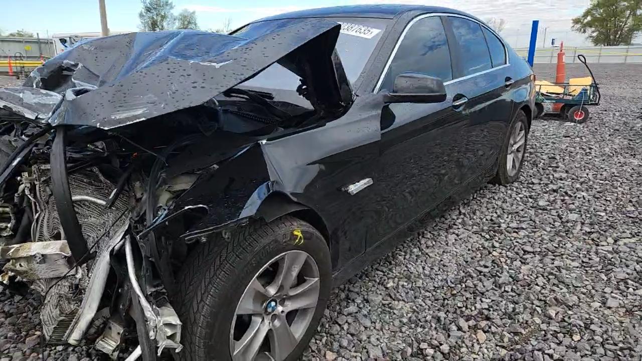 Фото: WBAXH5C52DDW14474