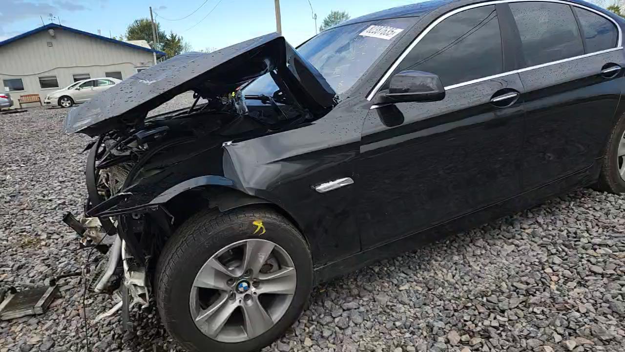 Фото: WBAXH5C52DDW14474