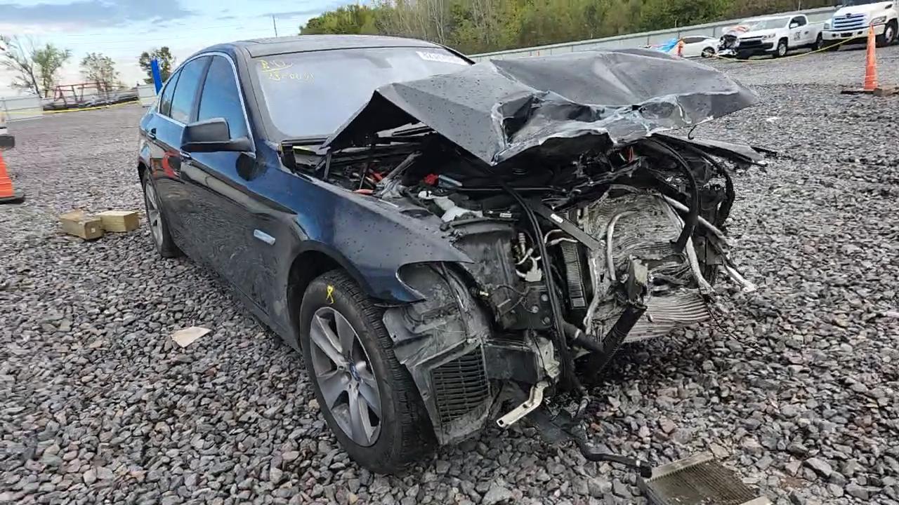 Фото: WBAXH5C52DDW14474