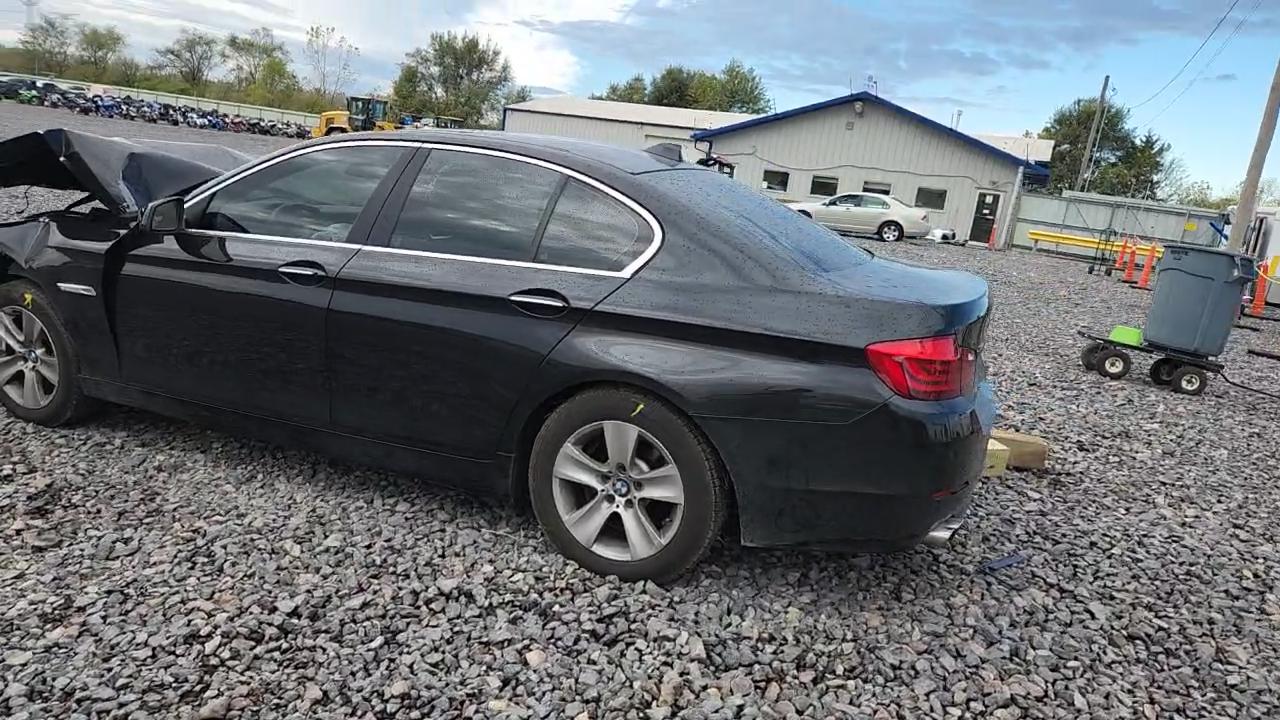 Фото: WBAXH5C52DDW14474