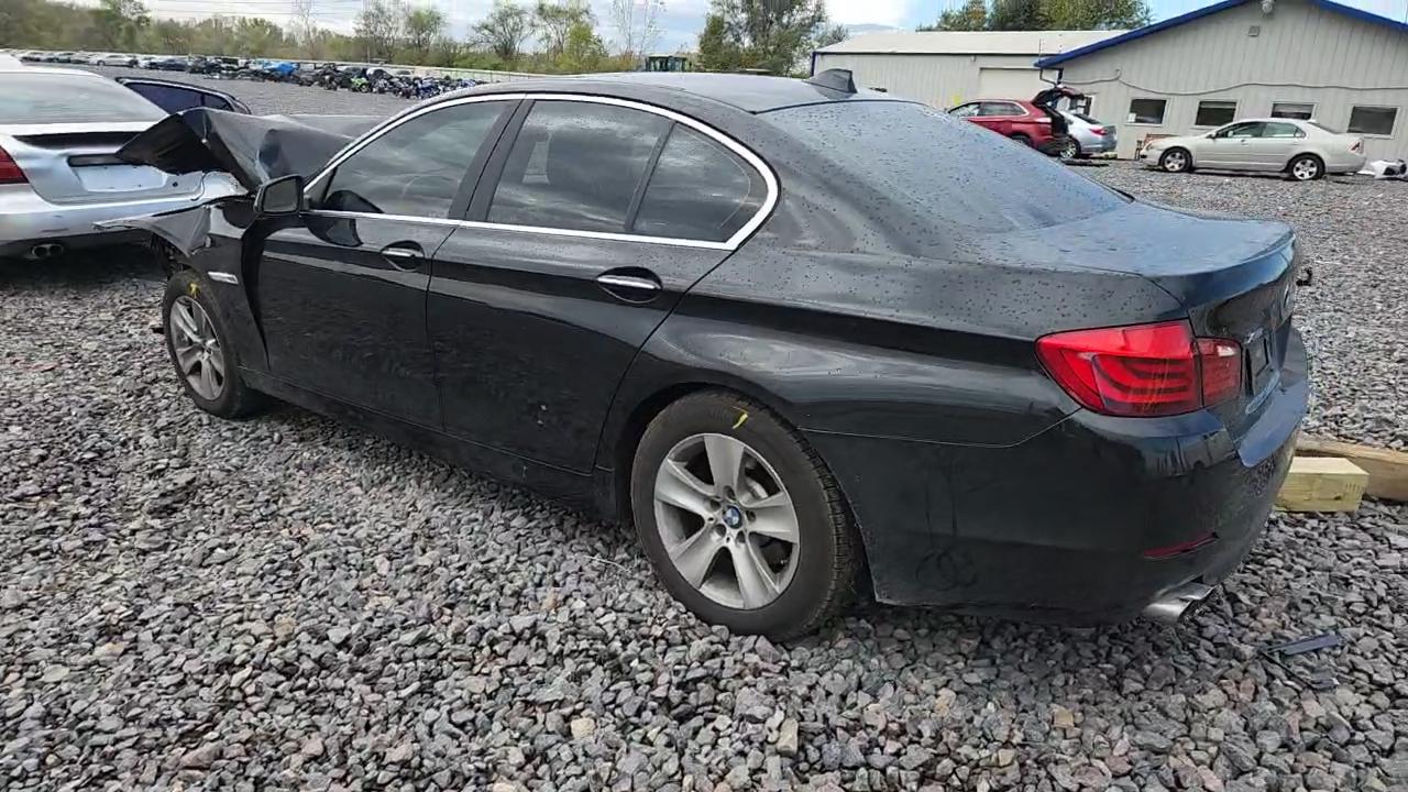 Фото: WBAXH5C52DDW14474