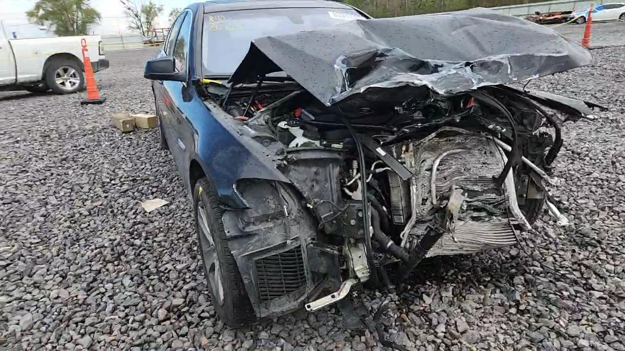 Фото: WBAXH5C52DDW14474