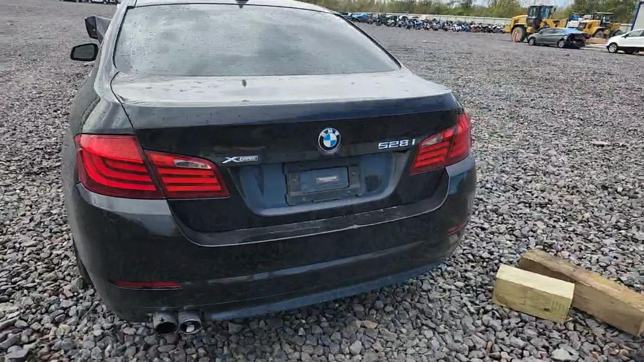 Фото: WBAXH5C52DDW14474