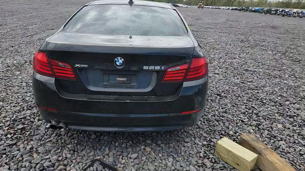 Фото: WBAXH5C52DDW14474