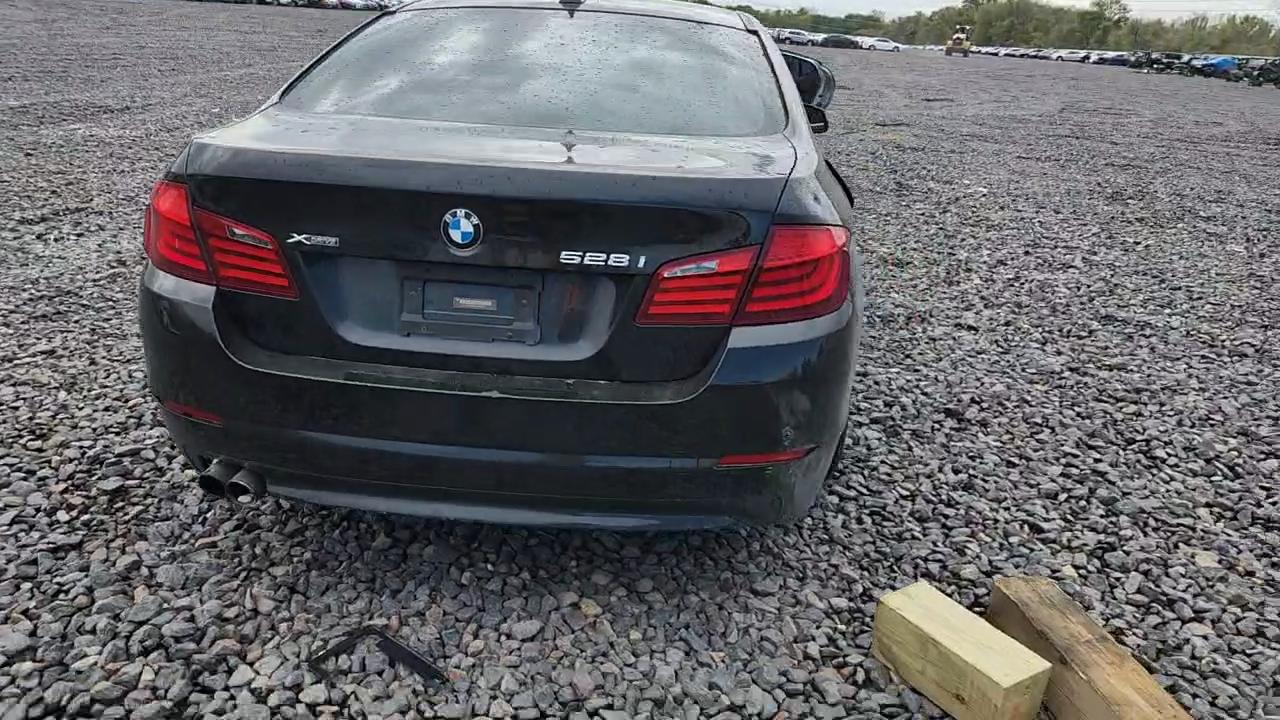 Фото: WBAXH5C52DDW14474