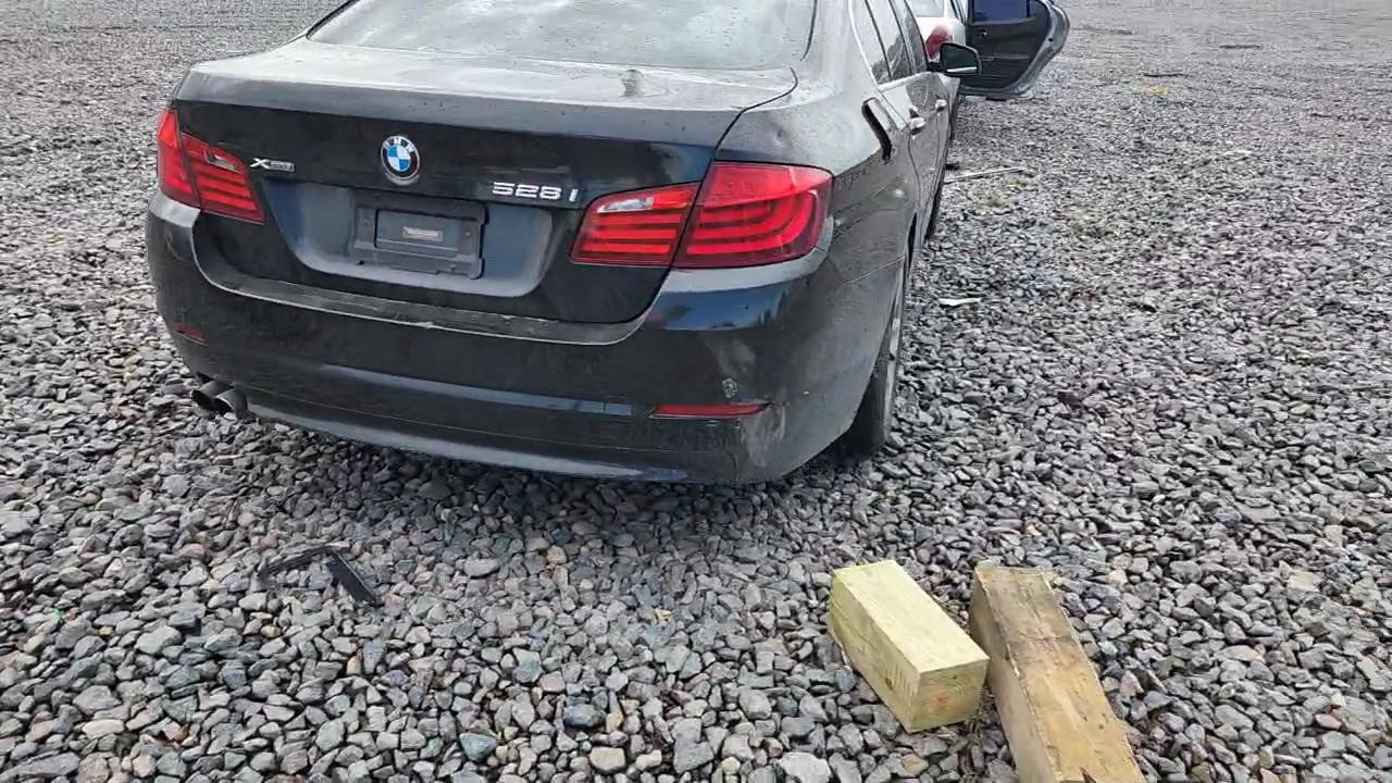 Фото: WBAXH5C52DDW14474