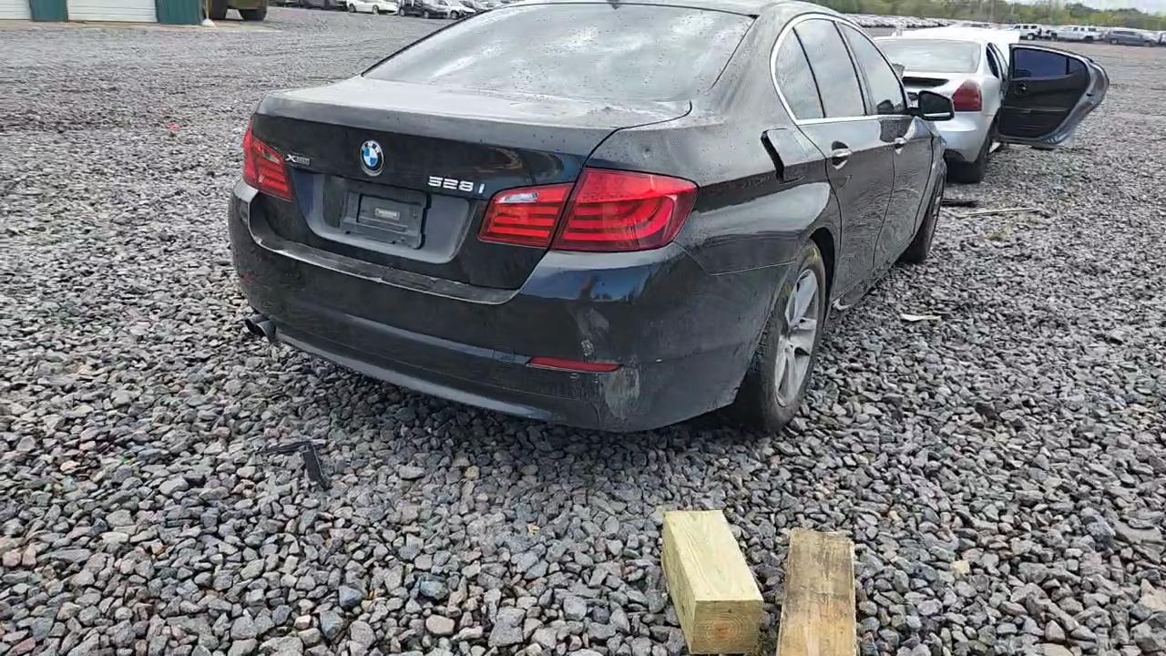 Фото: WBAXH5C52DDW14474