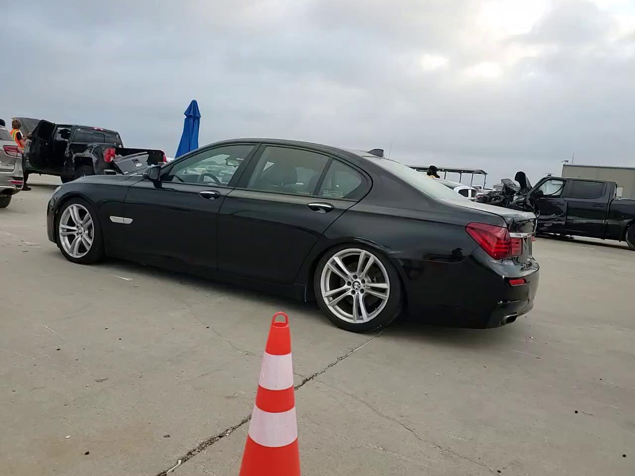 Фото: WBAYA6C5XED144517