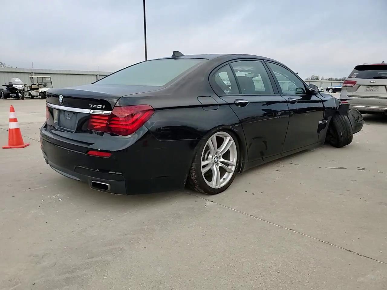 Фото: WBAYA6C5XED144517