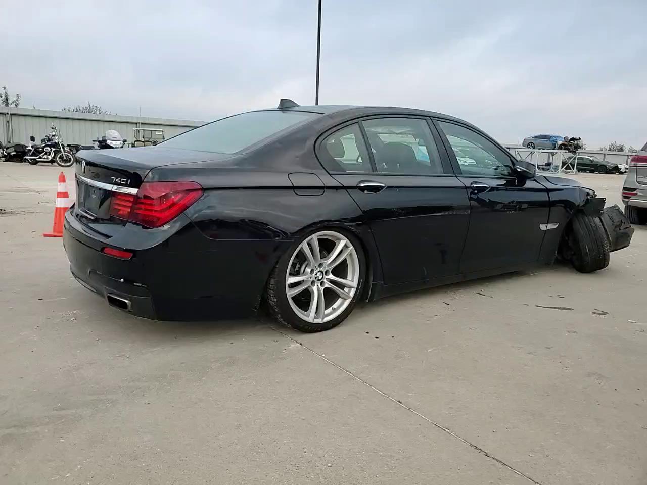 Фото: WBAYA6C5XED144517