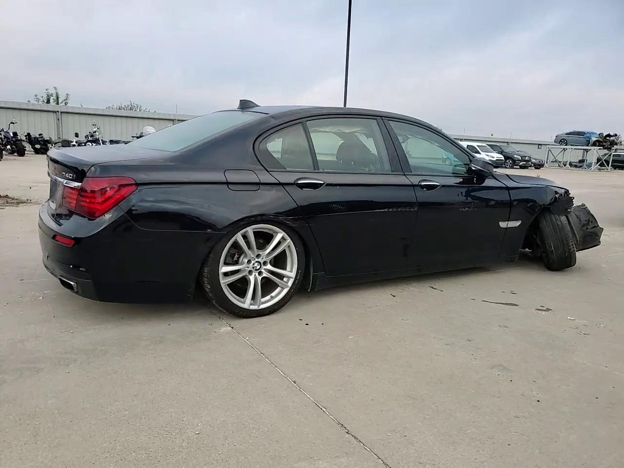 Фото: WBAYA6C5XED144517