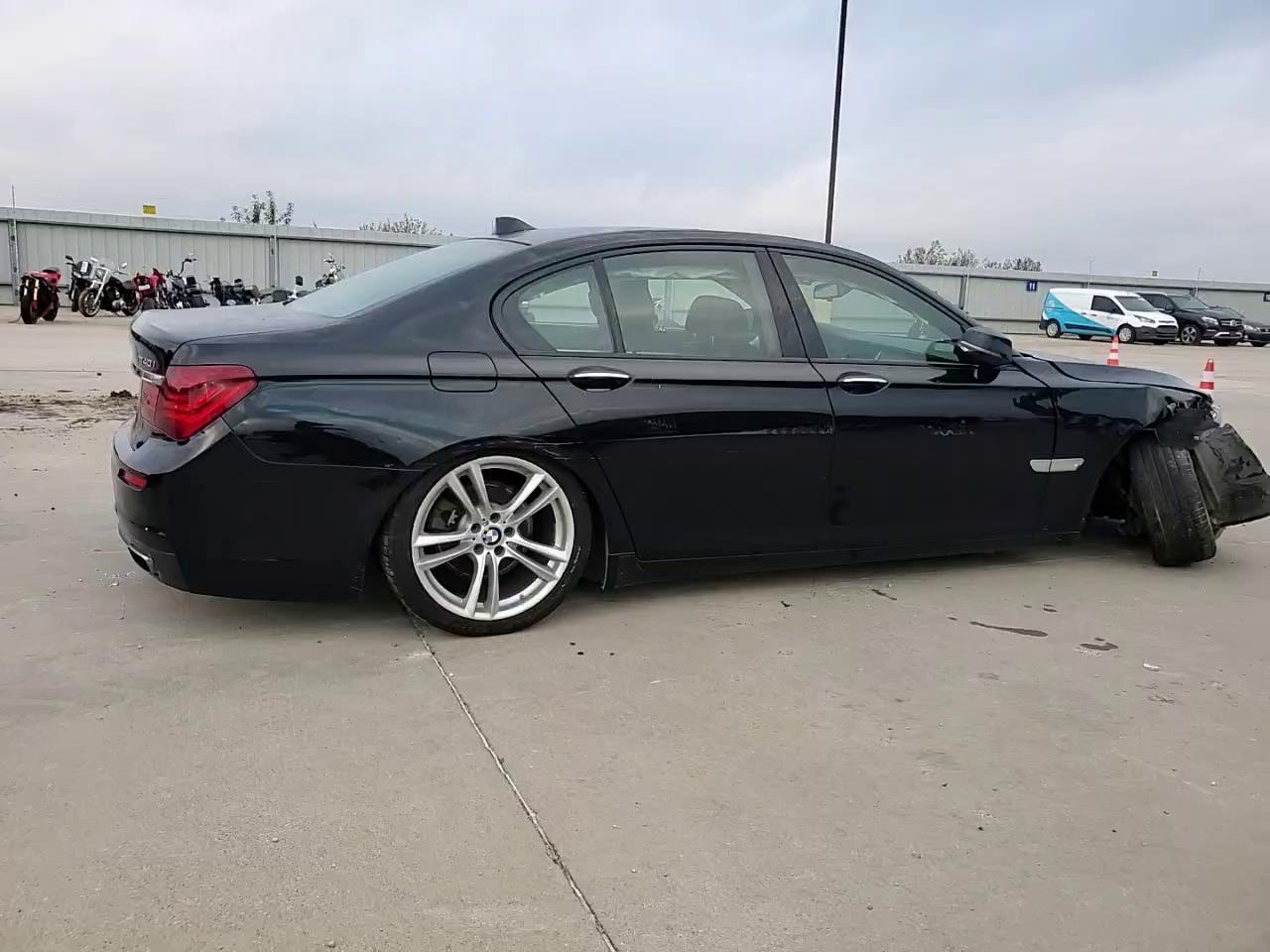 Фото: WBAYA6C5XED144517