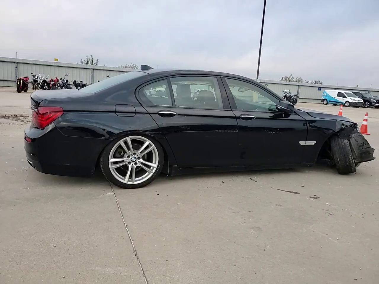 Фото: WBAYA6C5XED144517