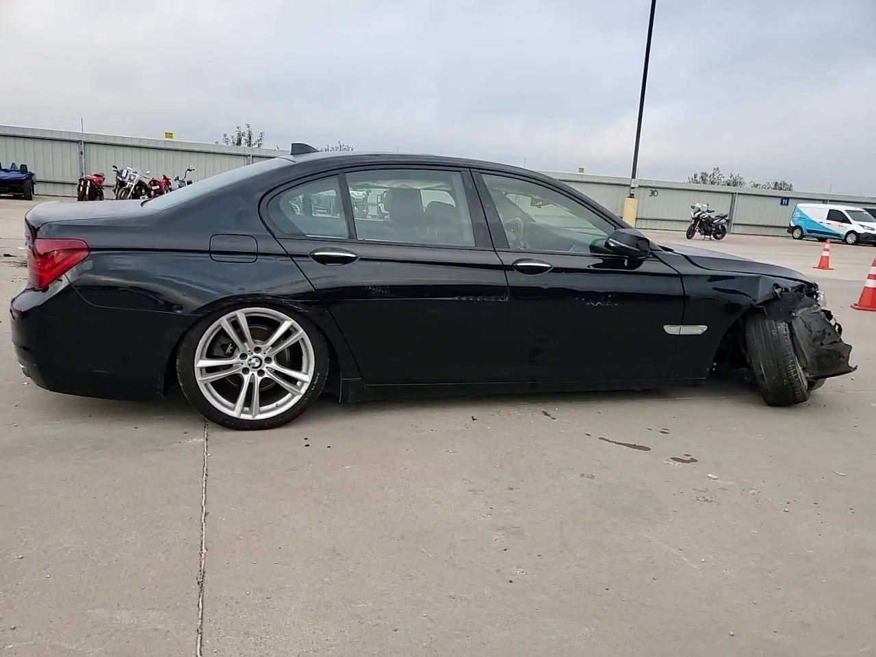 Фото: WBAYA6C5XED144517