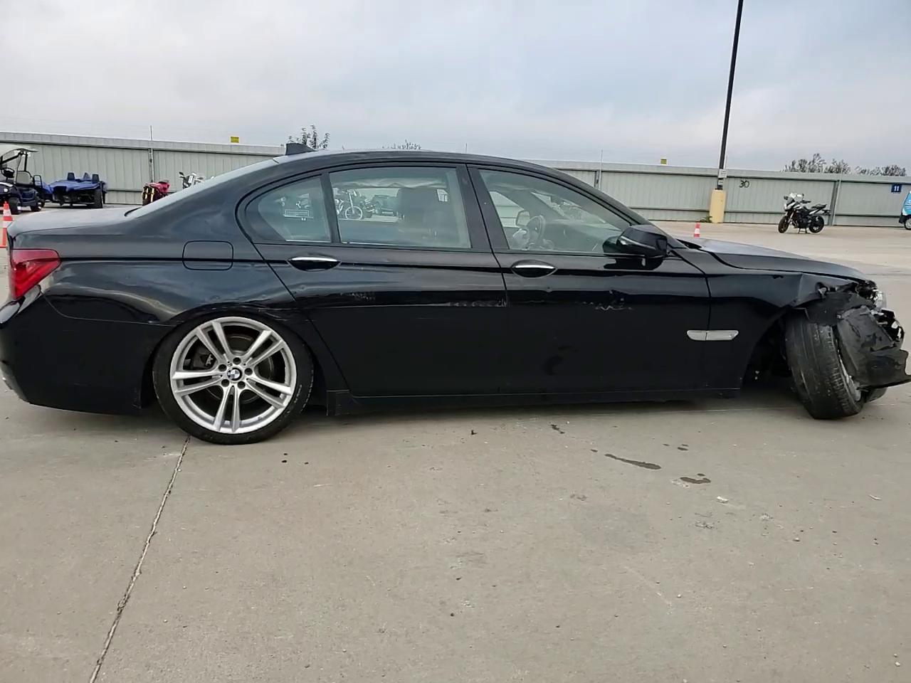 Фото: WBAYA6C5XED144517